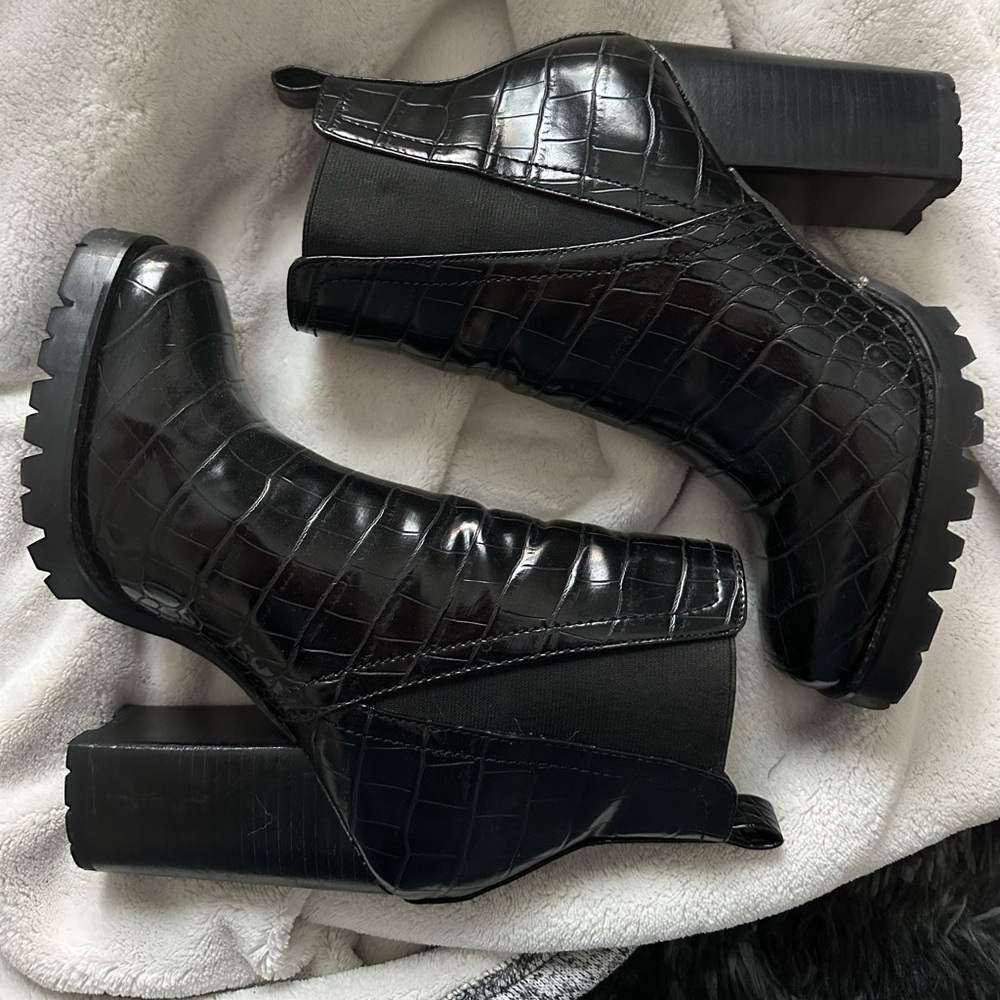 Steve Madden 3” heel black ankle boots